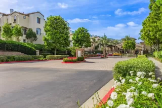 Photo #2: 250027336 Listing