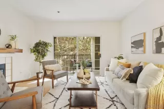 Photo #5: 250027385 Listing