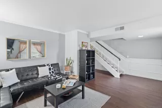 Photo #5: 250027442 Listing