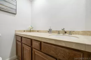 Photo #4: 250027546 Listing