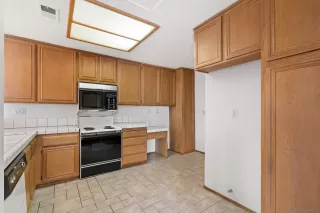 Photo #5: 250027575 Listing