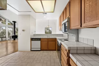 Photo #6: 250027575 Listing