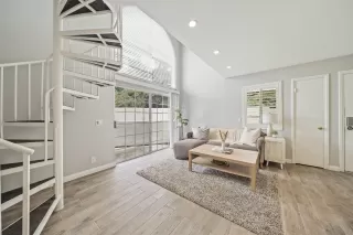 Photo #5: 250027596 Listing