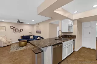 Photo #6: 250027627 Listing