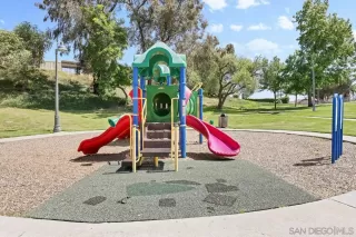 Photo #2: 250027708 Listing 