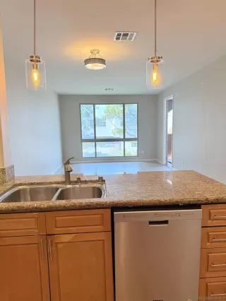 Photo #5: 250027879 Listing