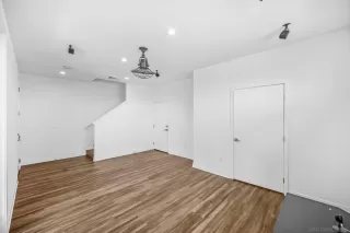 Photo #5: 250027960 Listing