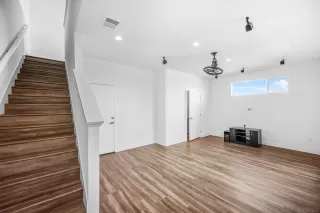 Photo #6: 250027960 Listing