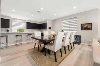 Photo #5: 250028036 Listing