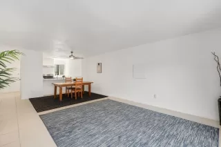 Photo #5: 250028103 Listing