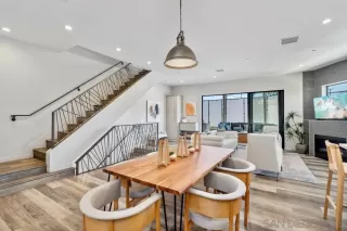 Photo #5: 250028345 Listing