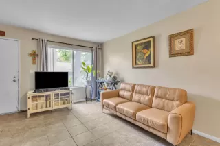 Photo #2: 250028388 Listing 