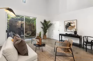 Photo #4: 250028443 Listing