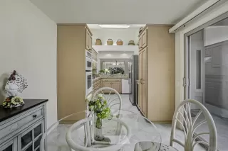 Photo #2: 250028734 Listing