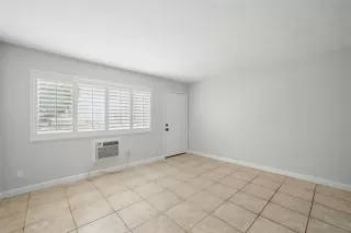 Photo #3: 250028863 Listing