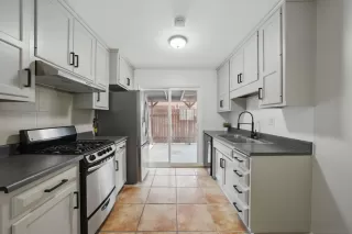 Photo #5: 250028863 Listing