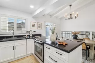 Photo #6: 250029083 Listing