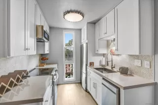 Photo #4: 250029161 Listing