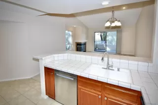 Photo #3: 250029168 Listing