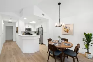 Photo #5: 250029390 Listing