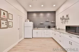 Photo #6: 250029502 Listing