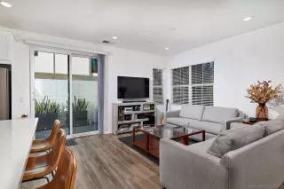 Photo #6: 250029607 Listing