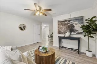 Photo #2: 250029636 Listing