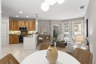 Photo #2: 250029639 Listing