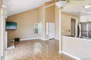 Photo #5: 250029795 Listing