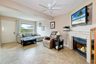 Photo #4: 250029921 Listing