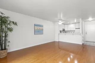 Photo #5: 250029953 Listing