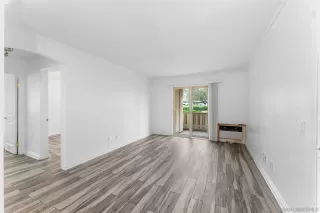 Photo #4: 250030051 Listing