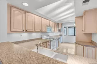 Photo #4: 250030191 Listing