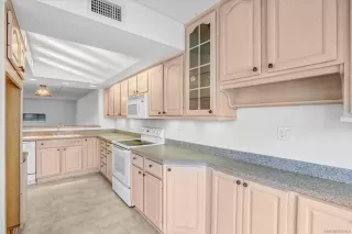 Photo #5: 250030191 Listing