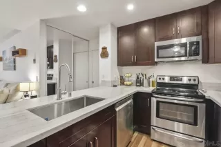 Photo #5: 250030375 Listing