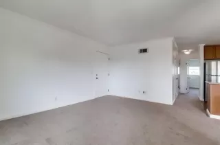 Photo #4: 250030391 Listing