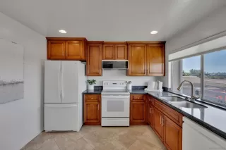 Photo #4: 250030417 Listing