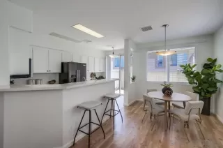 Photo #5: 250030424 Listing 