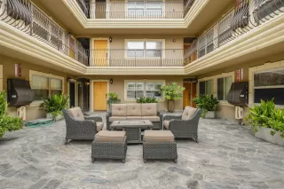 Photo #2: 250030433 Listing 