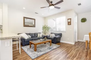 Photo #1: 250030445 Listing 