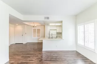 Photo #4: 250030499 Listing