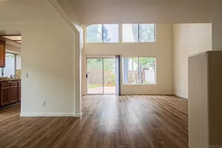 Photo #4: 250030504 Listing