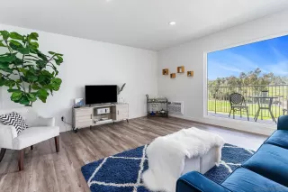 Photo #2: 250030507 Listing