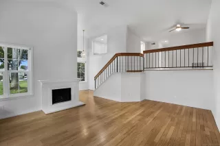 Photo #2: 250030578 Listing