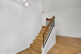 Photo #3: 250030578 Listing