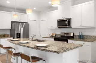 Photo #4: 250030655 Listing