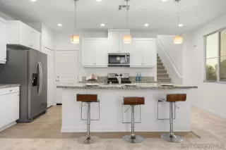 Photo #5: 250030655 Listing