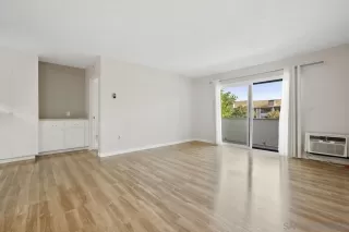 Photo #5: 250030730 Listing