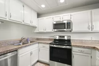 Photo #3: 250030759 Listing