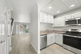 Photo #4: 250030759 Listing